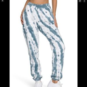 Good American Boyfriend Sweatpants